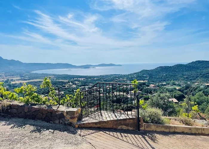 Vila A Hilltop Haven In - Sea View And Cascading Terraces